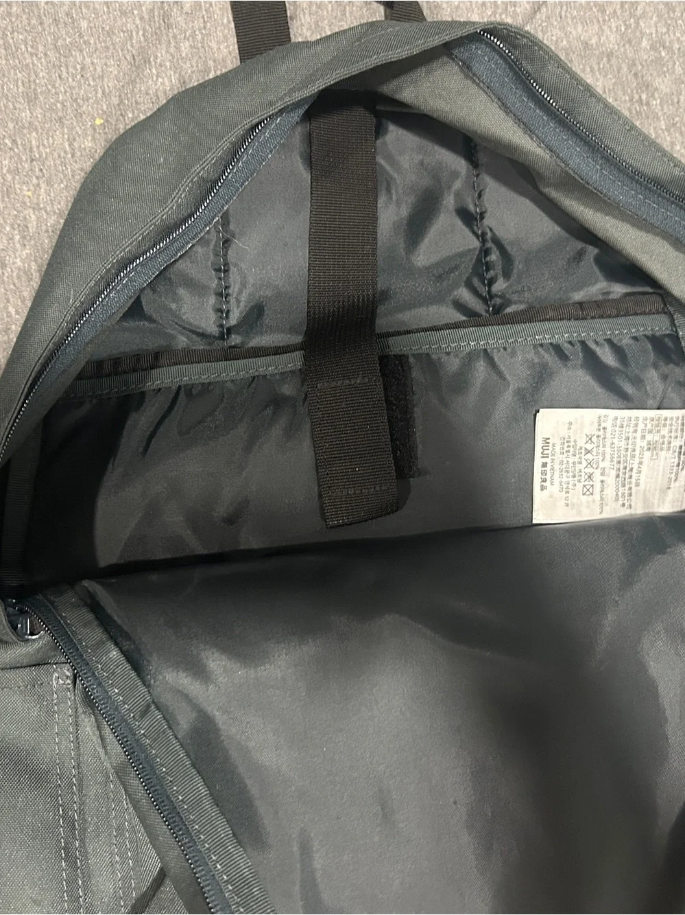 Muji green Less Tiring waterproof medium travel backpack